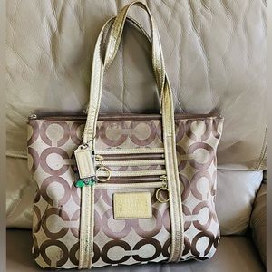 Authentic Coach poppy Tote bag!!
